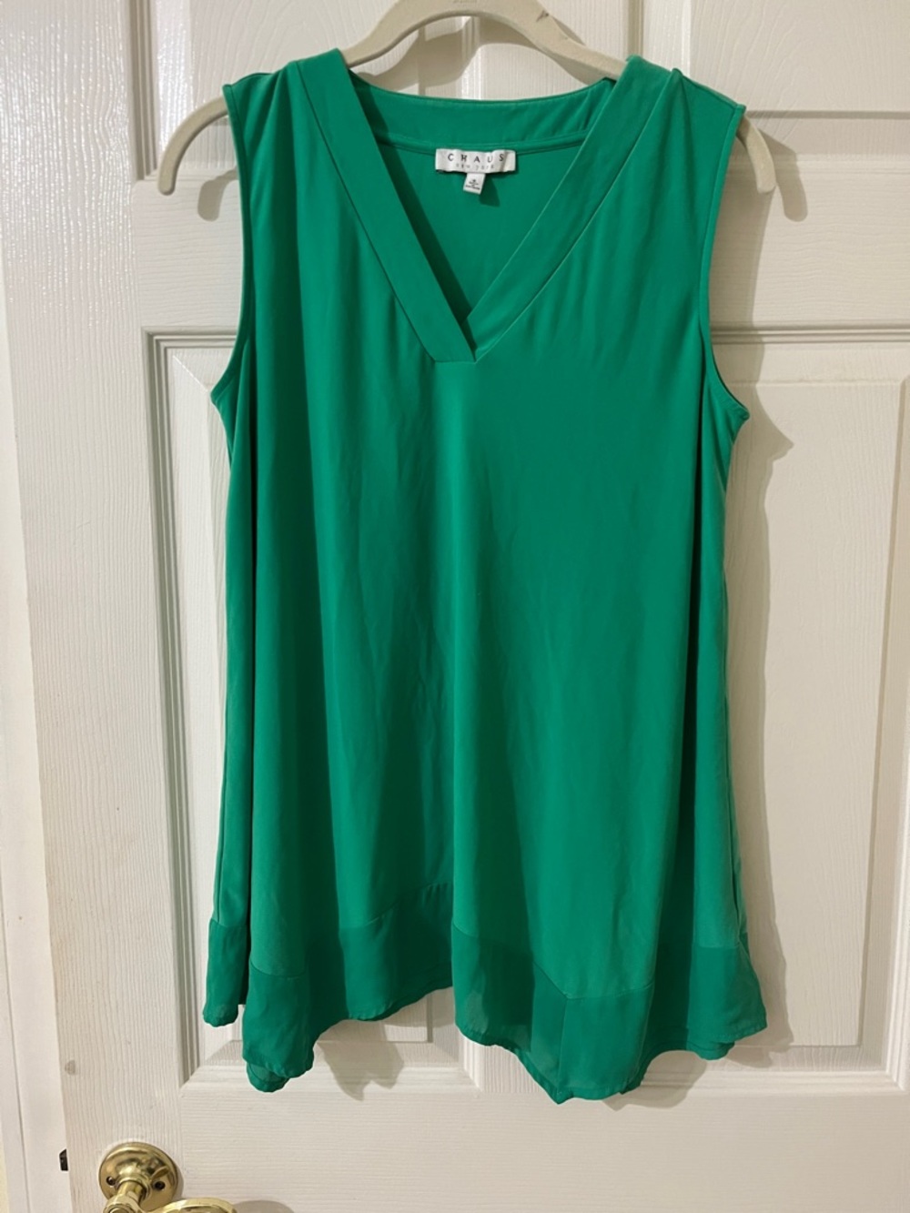 Spring green flowy tunic. Size S